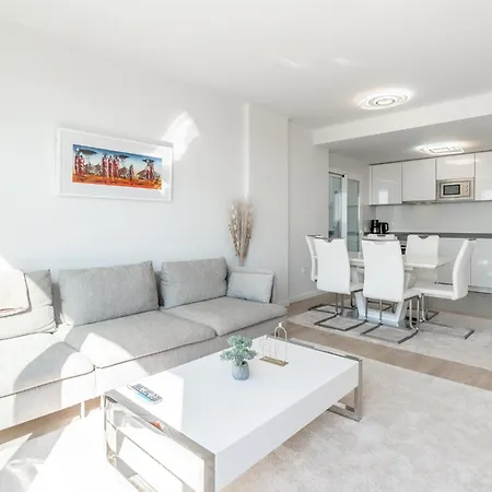 Jardines De Guadaiza Rooftop * 마르베야